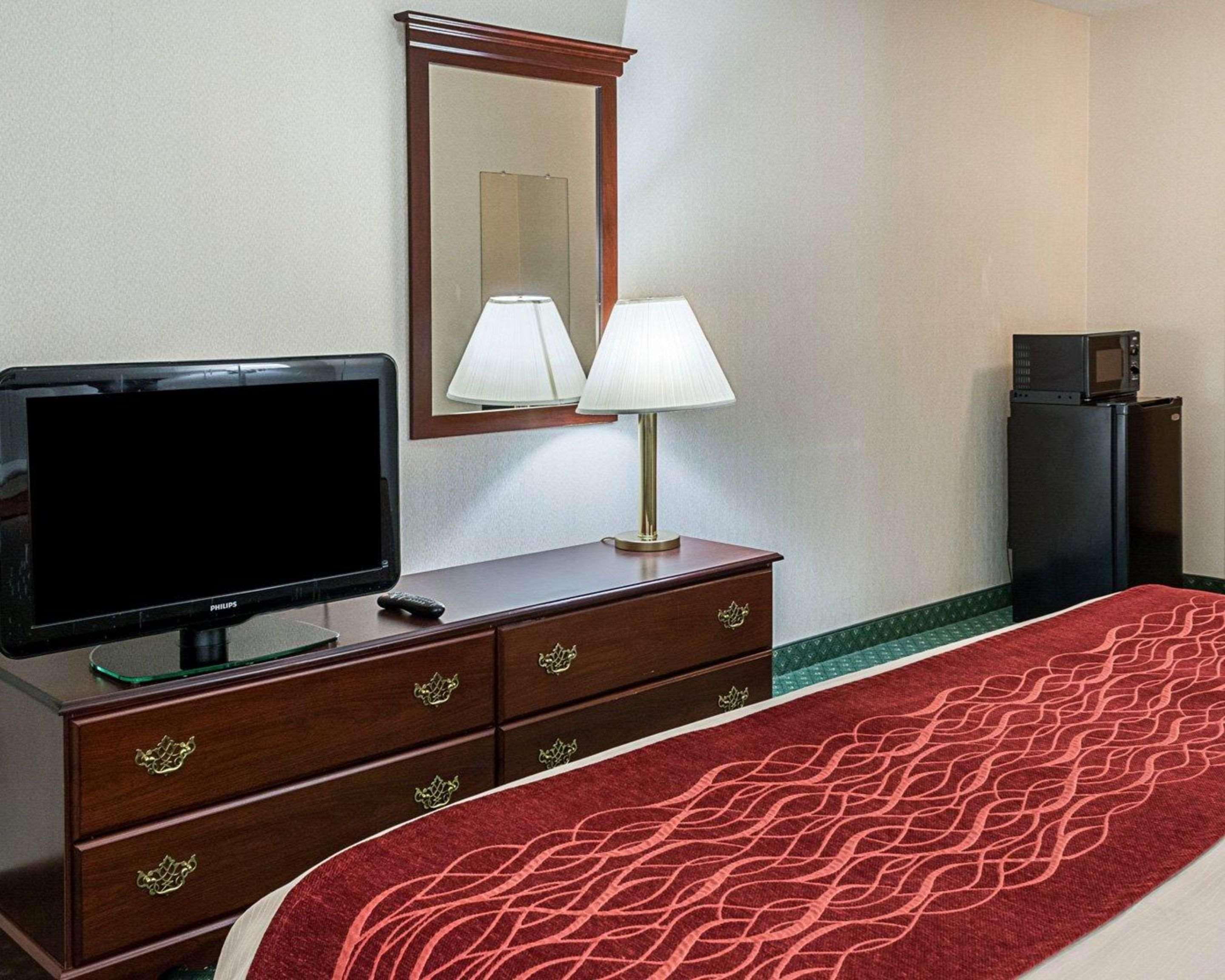 Holiday Inn Express - Gloucester By Ihg Екстер'єр фото